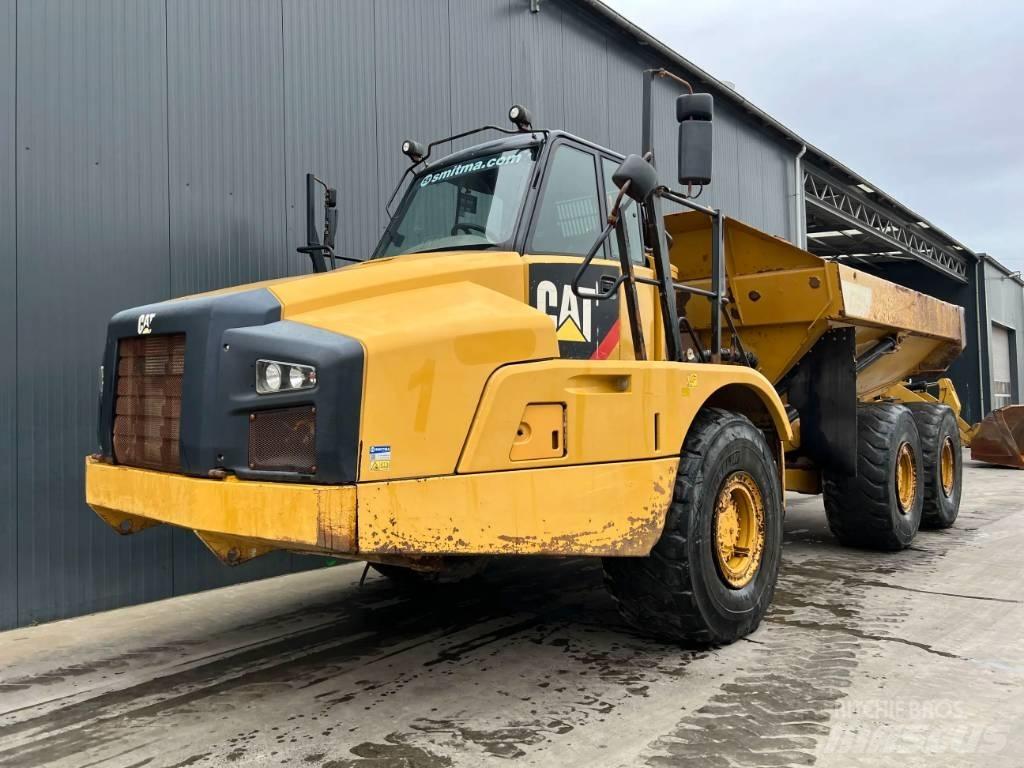 CAT 735B Dumper - Knickgelenk