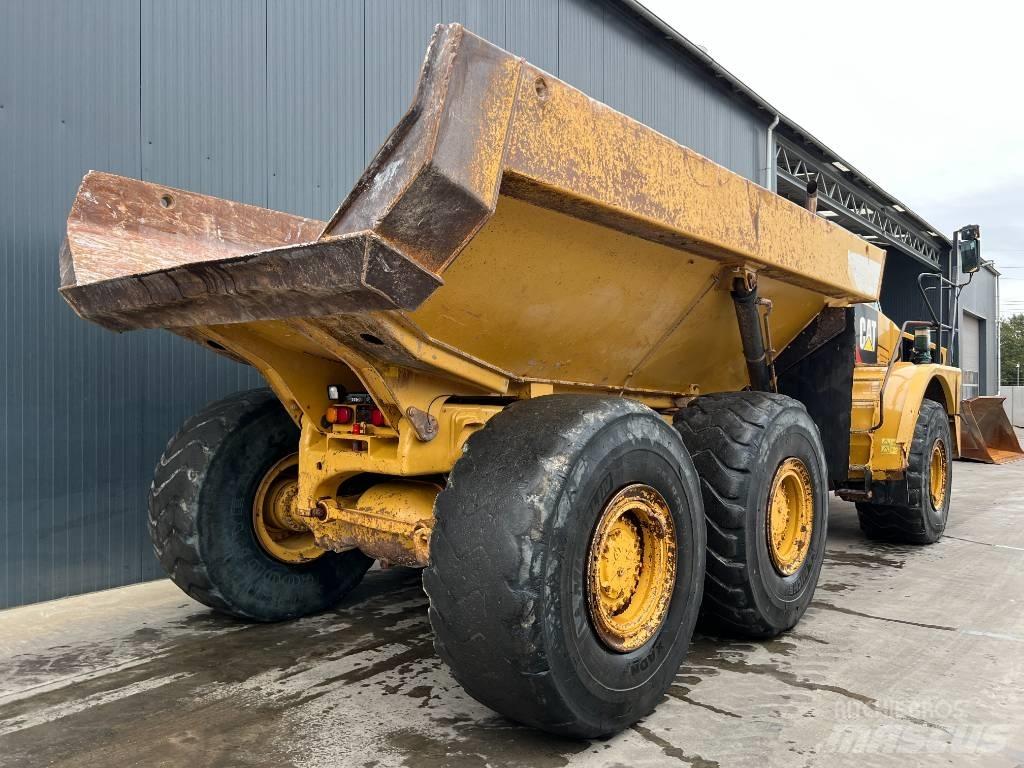 CAT 735B Dumper - Knickgelenk