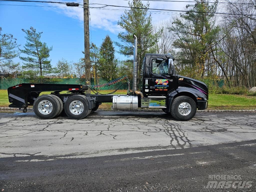 Volvo VNX 64 T300 Pritschenwagen/Pritschenwagen mit Seitenklappe