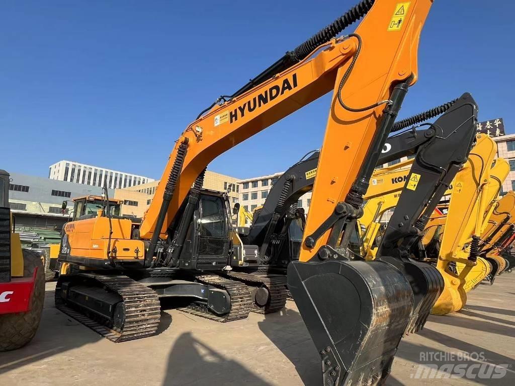 Hyundai 220-9S Midibagger  7t - 12t