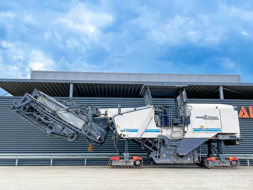 Wirtgen W 210 Asphaltfräsen