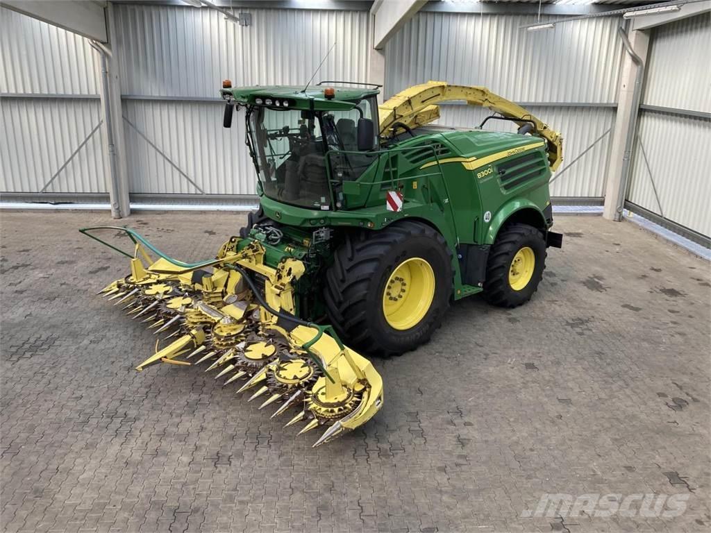 John Deere 8300 Selbstfahrende Häcksler