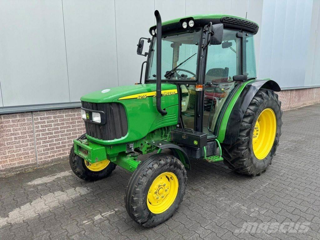 John Deere 5215 Sand- und Salzstreuer