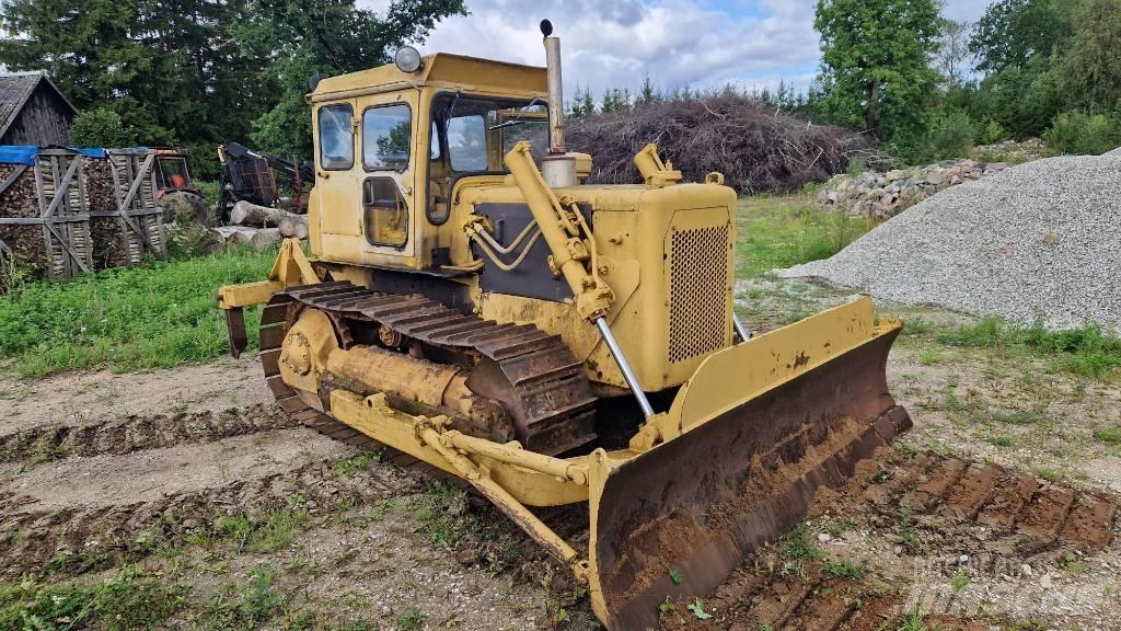 CAT D 4 D Bulldozer