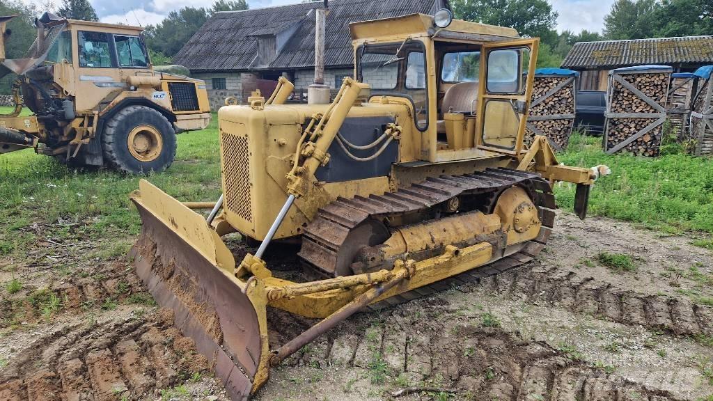 CAT D 4 D Bulldozer