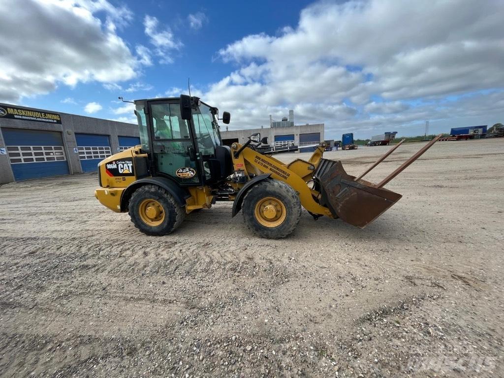 CAT 906M Radlader