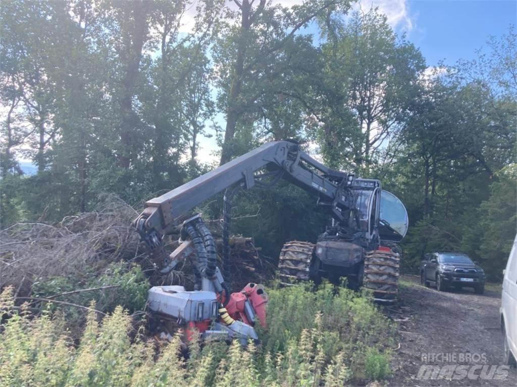 Logset 10H Harvester