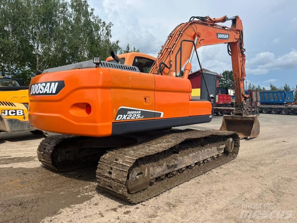 Doosan DX 225 LC Raupenbagger
