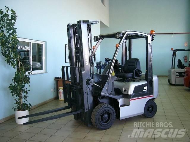 Nissan Y1D18 Dieselstapler