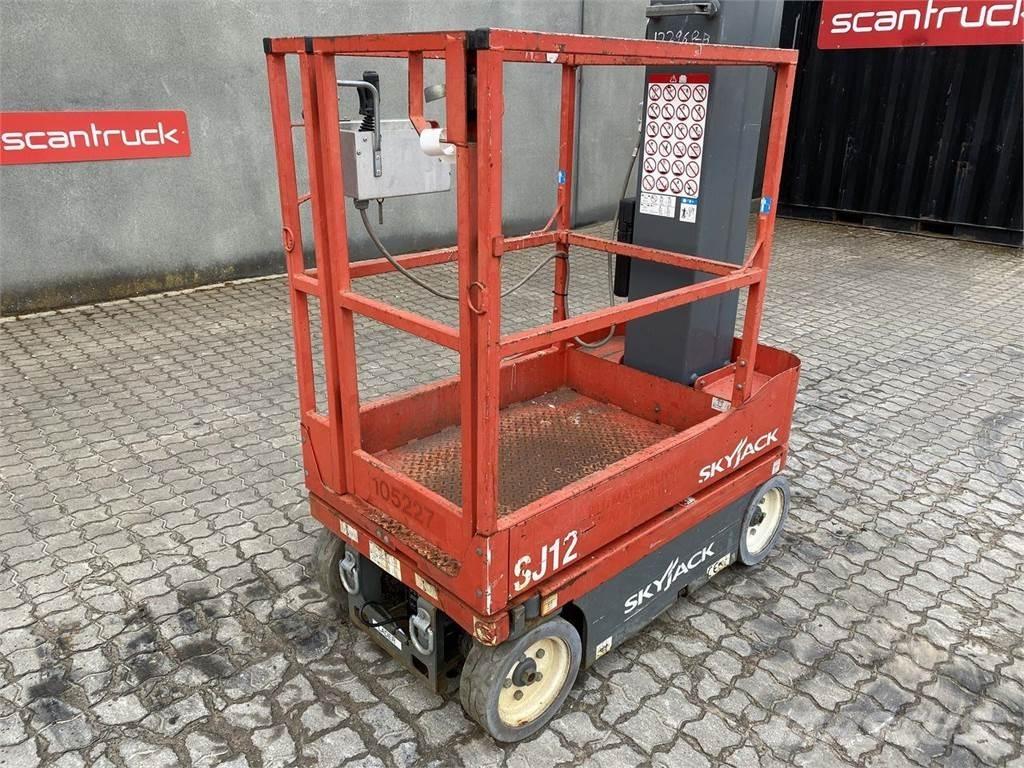 SkyJack SJ12 Personenaufzüge