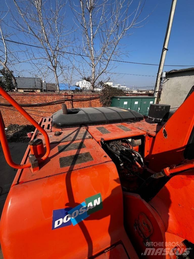 Doosan DH 225 LC-7 Raupenbagger