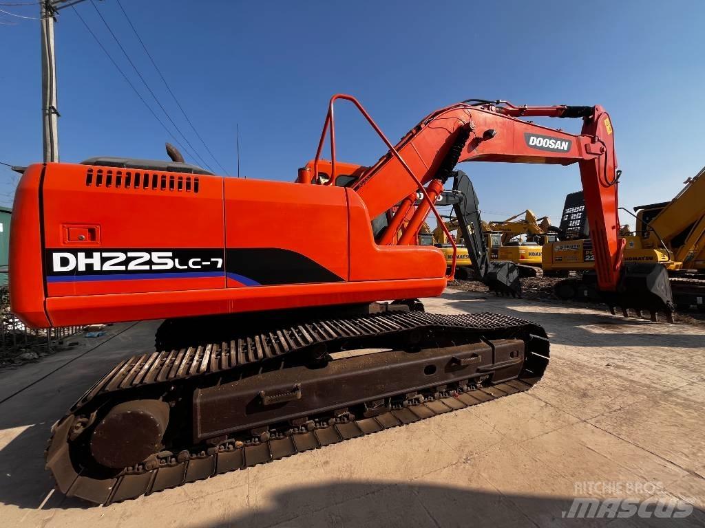 Doosan DH 225 LC-7 Raupenbagger