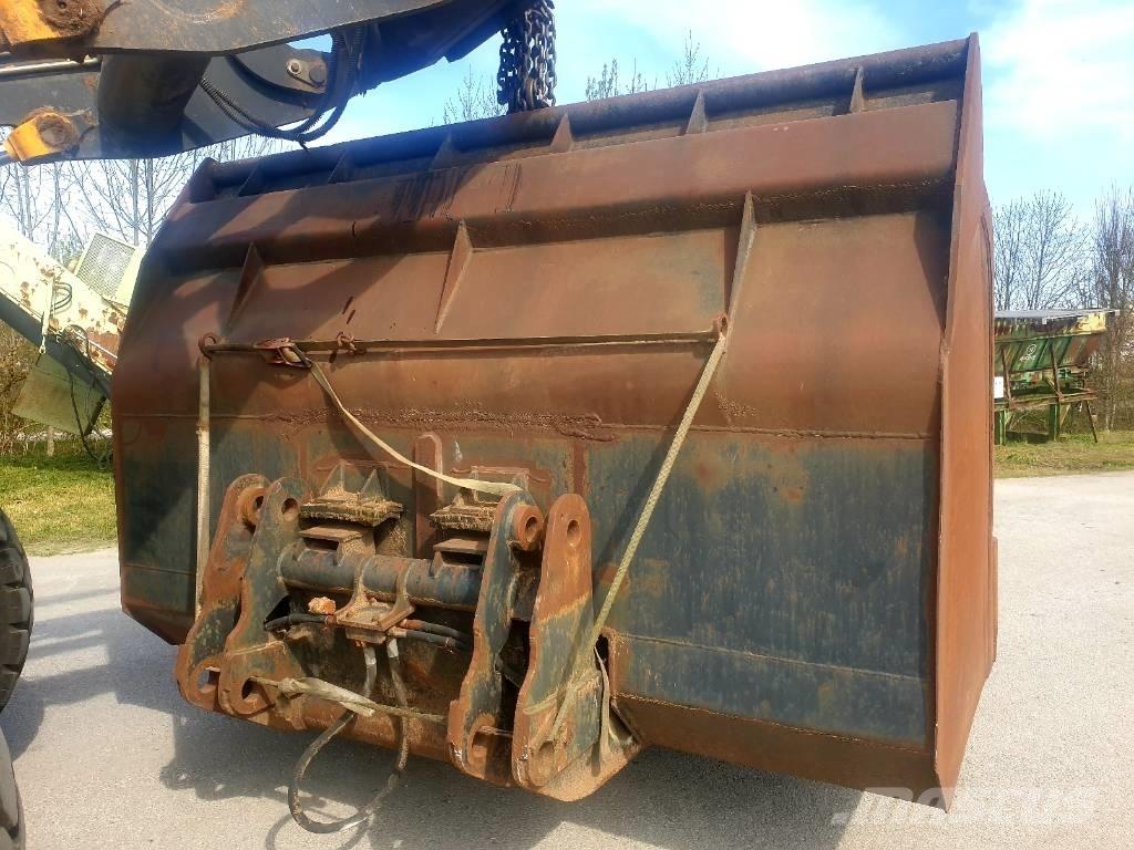  GODET GHD 8M3 Schaufeln