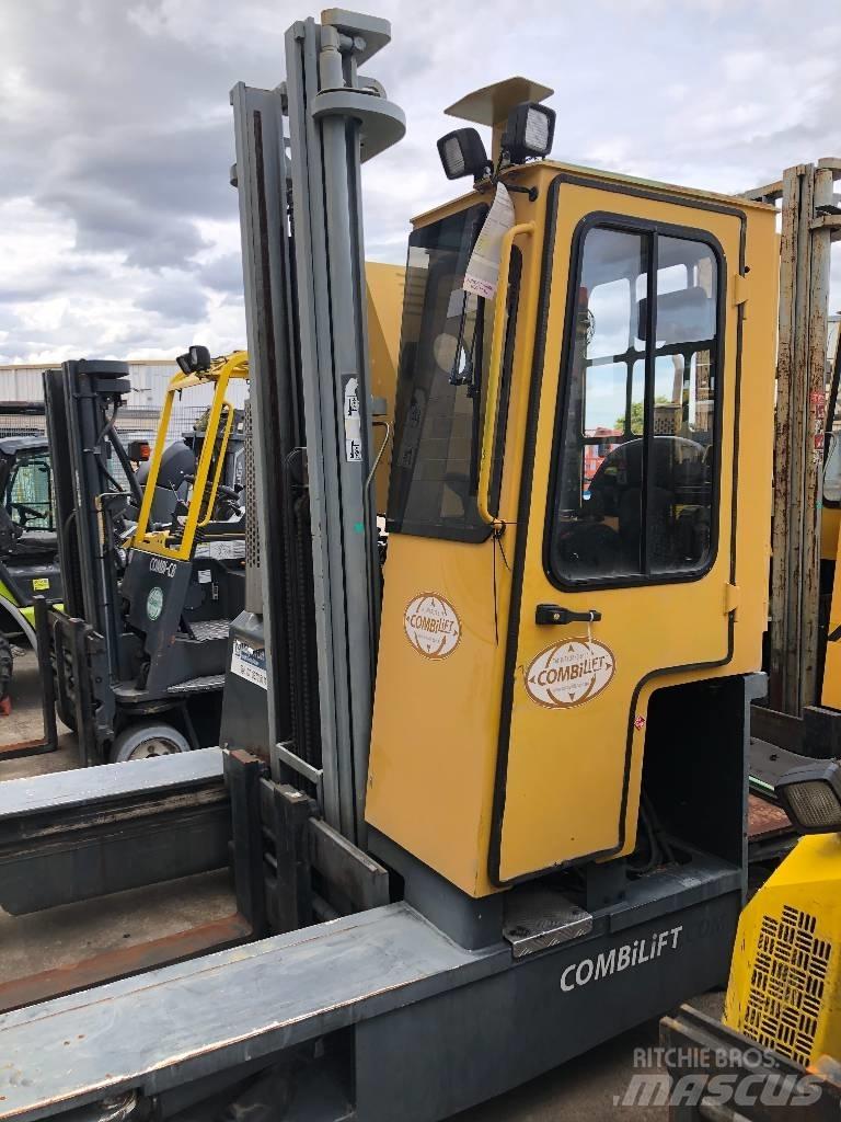 Combilift C 3000 Seitenstapler