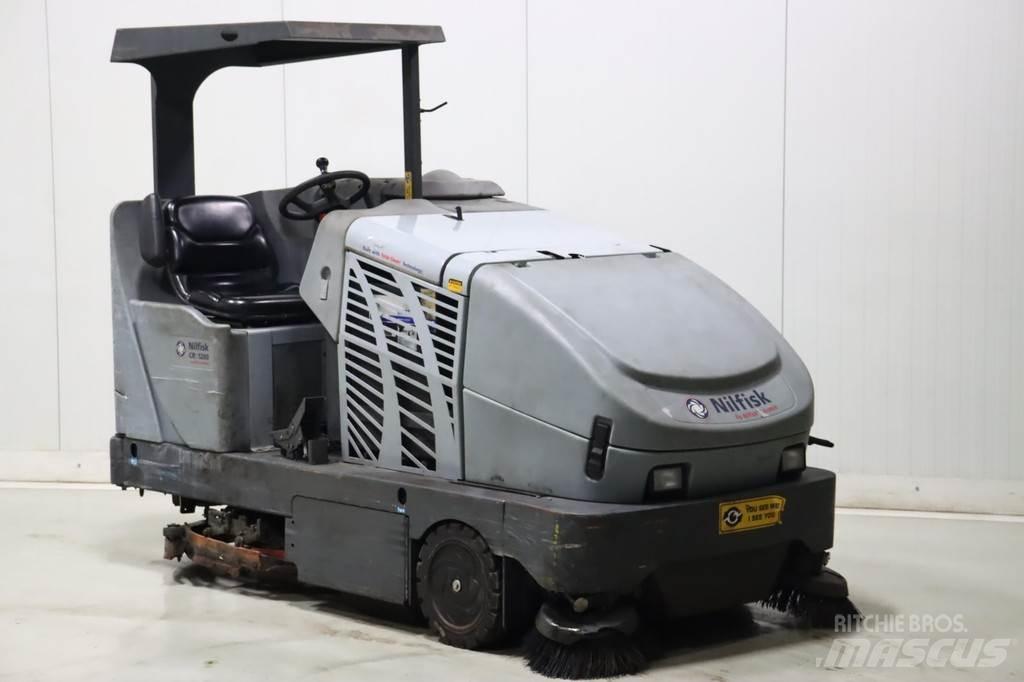 Nilfisk CR1200 Kehrer