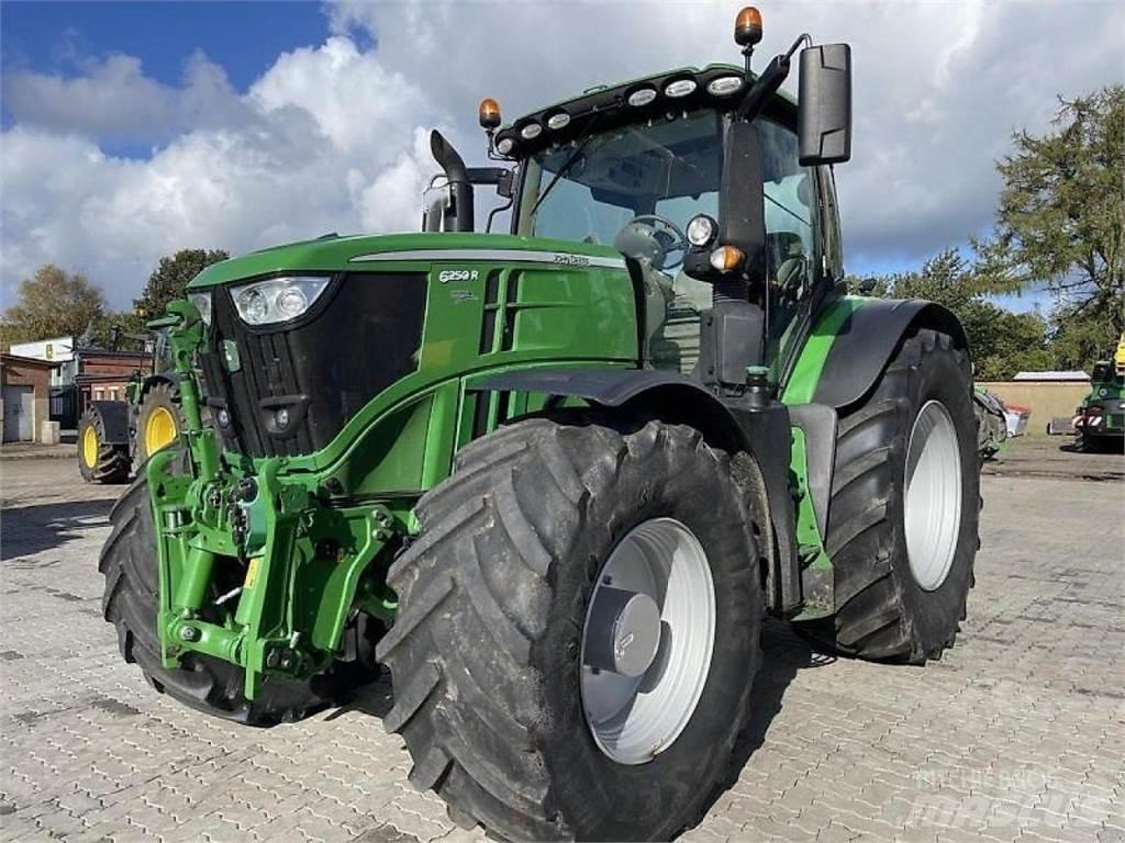 John Deere 6250R Traktoren