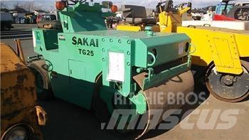 Sakai TG25 Grünflächenwalzen