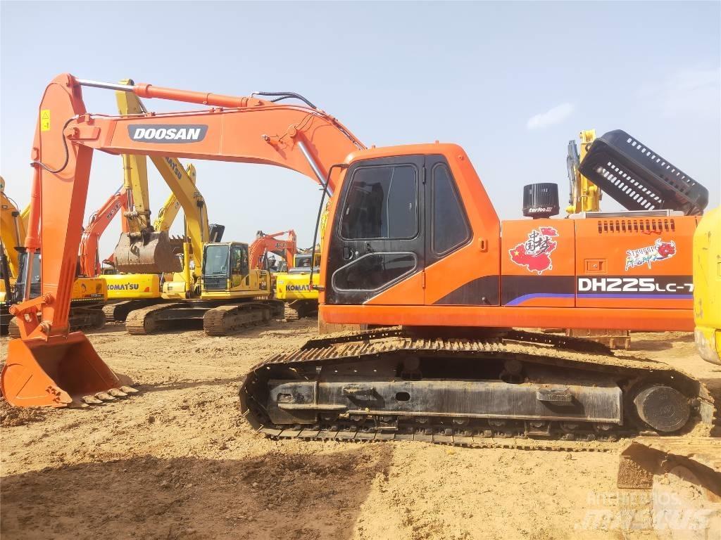 Doosan DH225LC-7 Raupenbagger