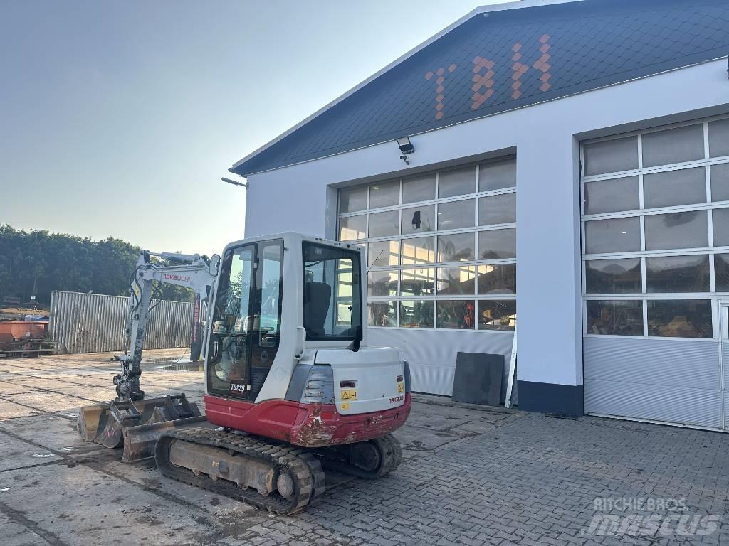 Takeuchi TB 235 Minibagger < 7t