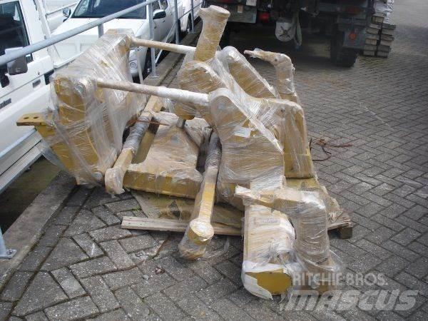 CAT 140M/160M Ripper Sonstige Baumaschinen