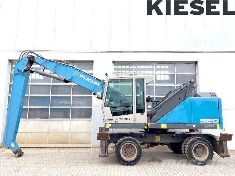 Fuchs MHL 320 F Materialumschlag