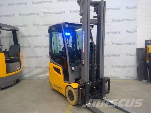 Jungheinrich EFG 215 Elektrostapler