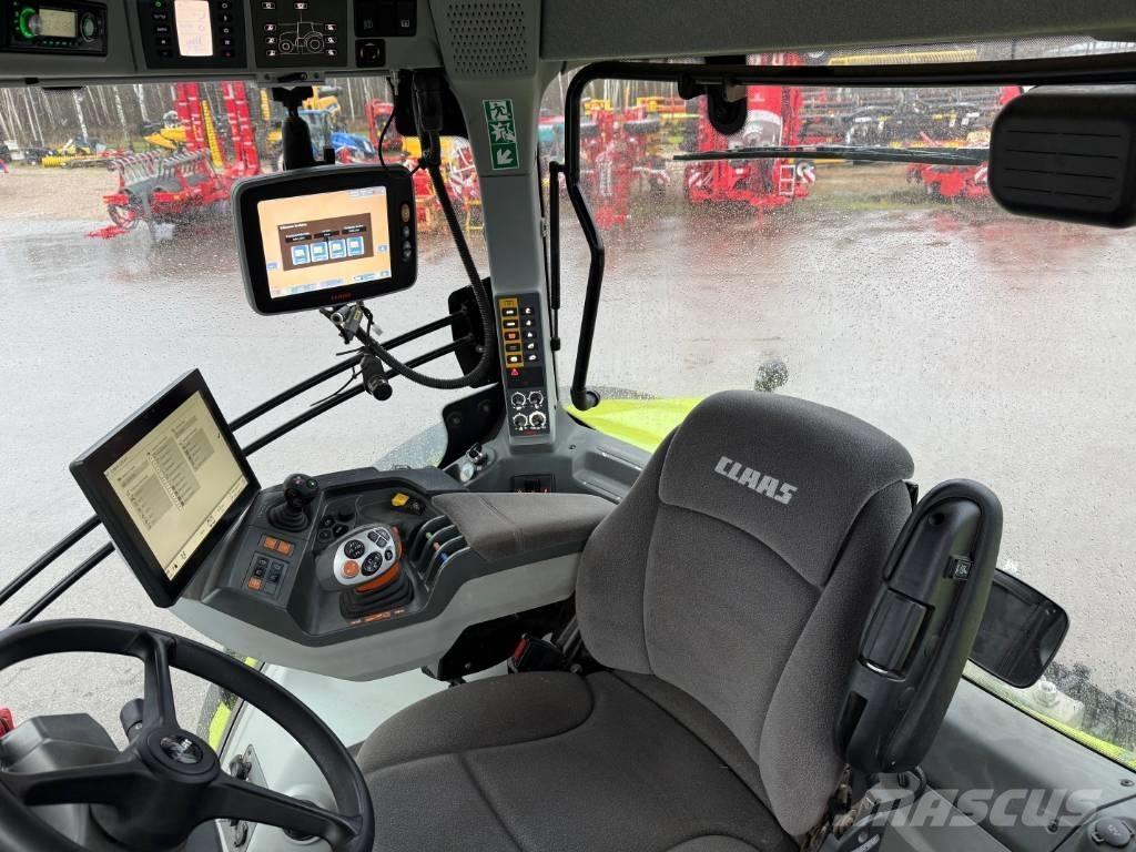 CLAAS Axion 850 Traktoren