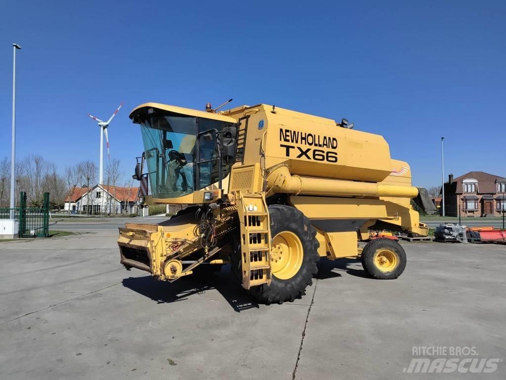 New Holland TX 66 Mähdrescher