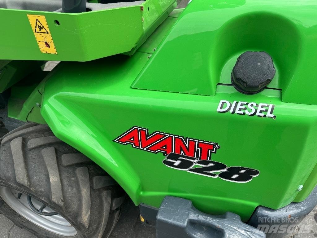 Avant 528 Minilader