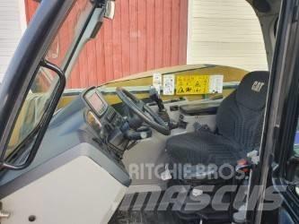 CAT TH306D Teleskoplader für Landwirtschaft