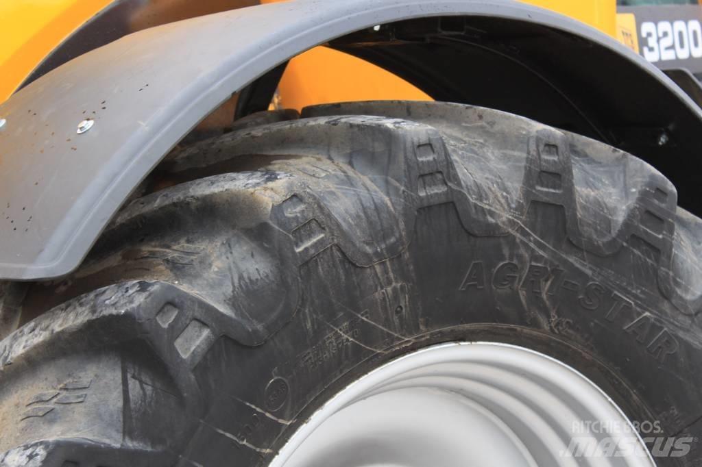 JCB Fastrac 3200 Traktoren