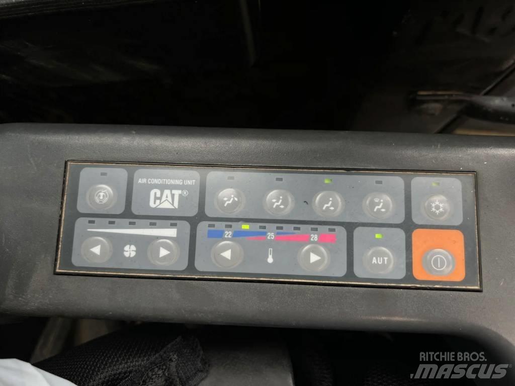 CAT 321D LCR Raupenbagger