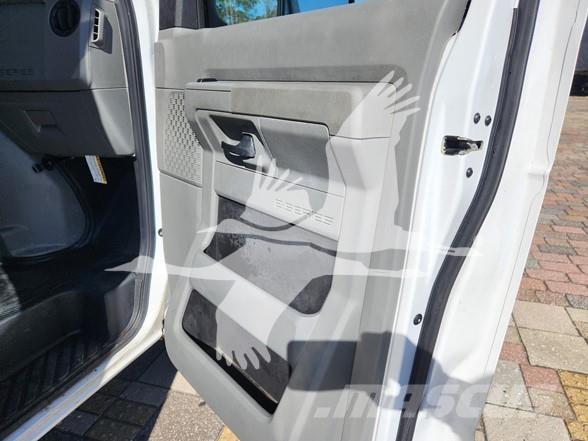 Ford E450 Sonstige Baumaschinen