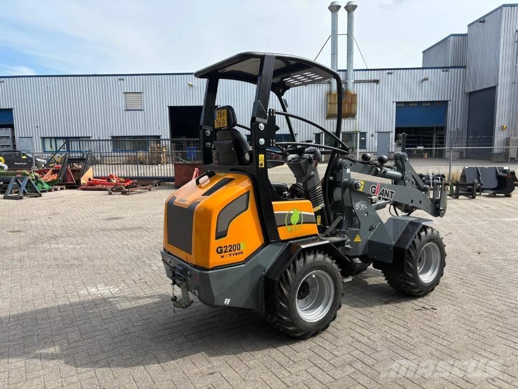 Giant G2200 E Xtra Minilader