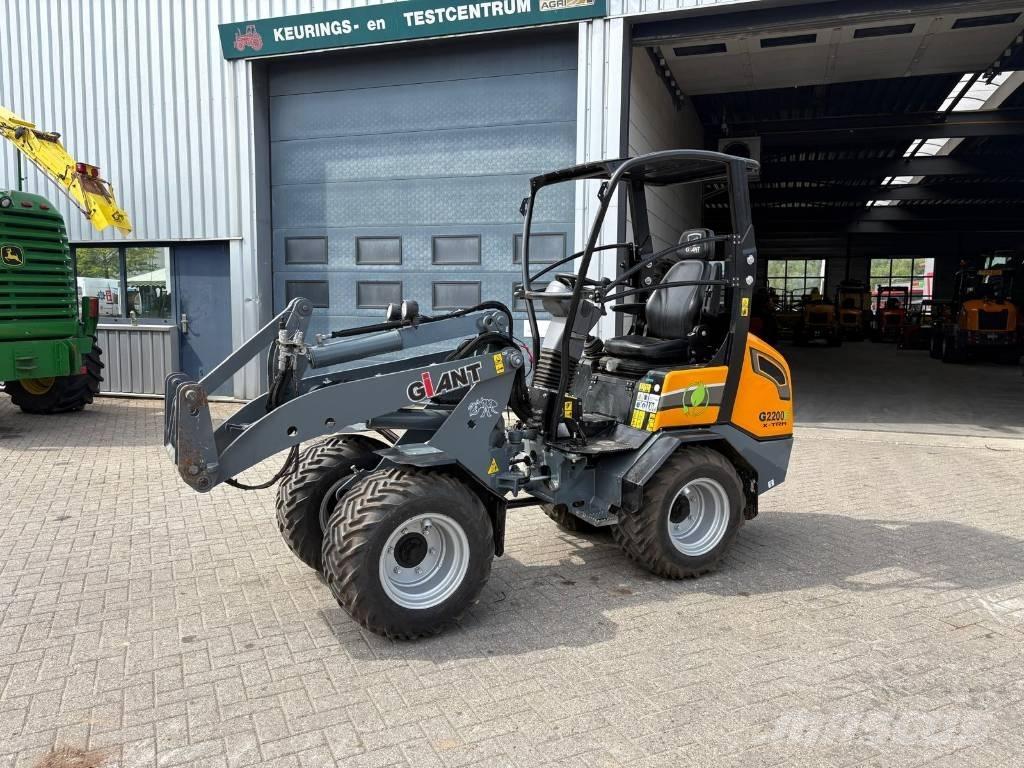 Giant G2200 E Xtra Minilader