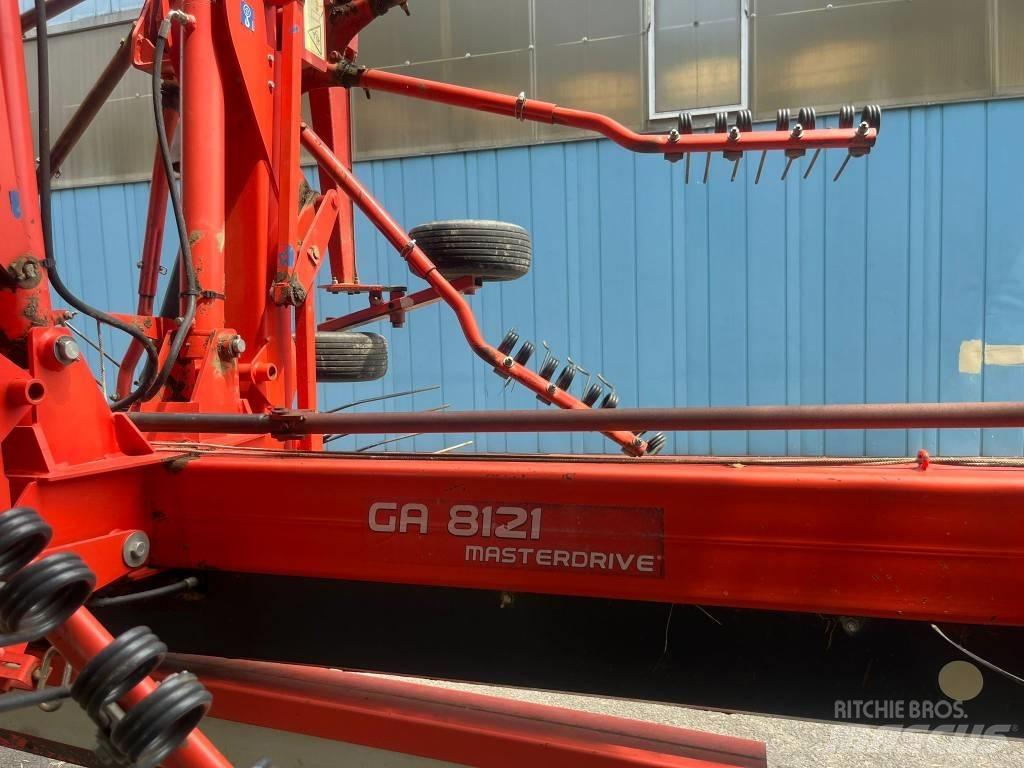 Kuhn GA 8121 Schwader