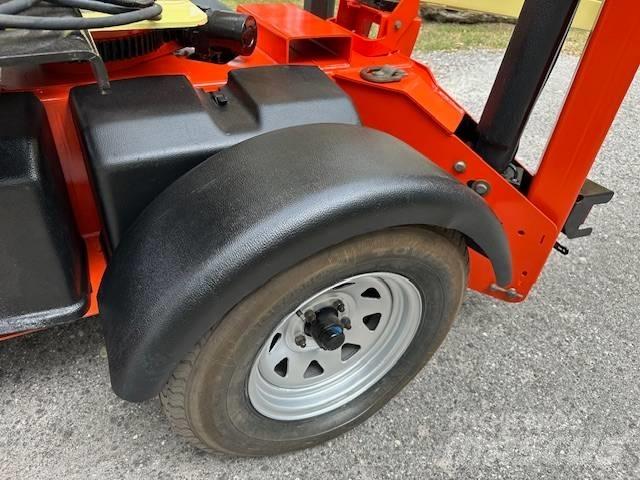JLG T 350 Anhänger-Arbeitsbühnen