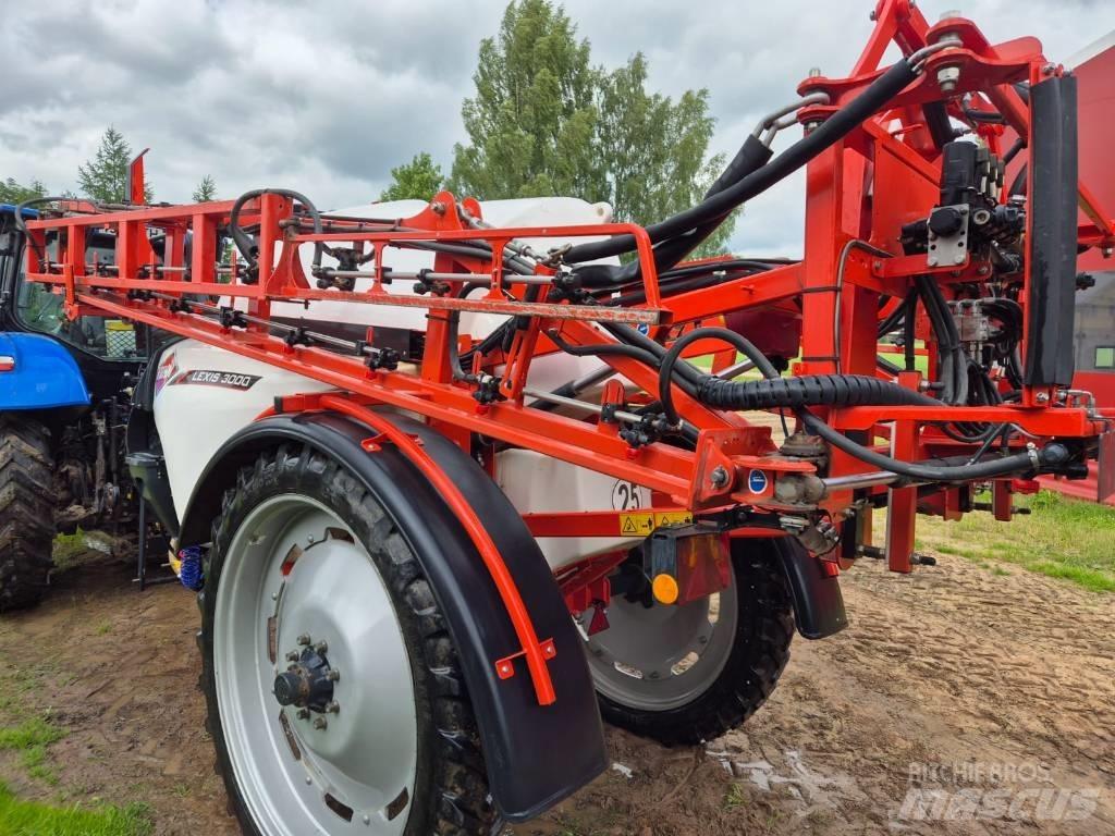 Kuhn Lexis 3000 Anhängespritzen