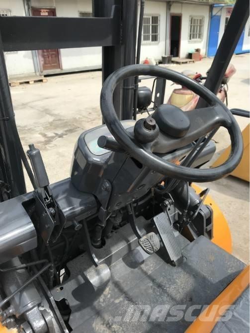TCM FD 100 Dieselstapler