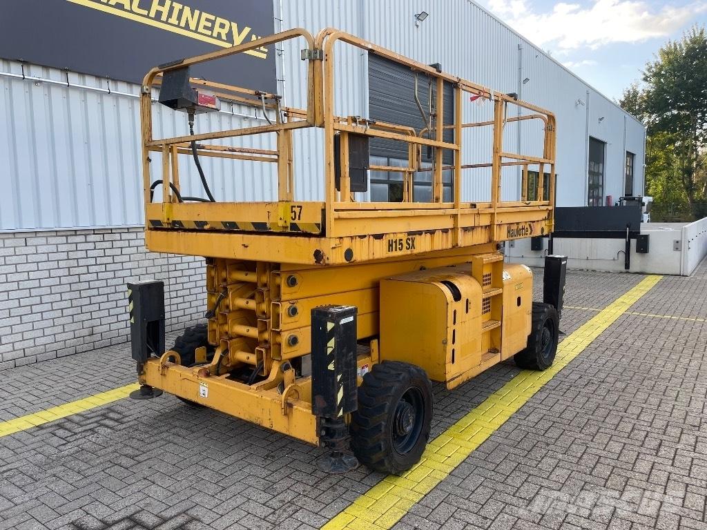 Haulotte H 15 SX Scheren-Arbeitsbühnen