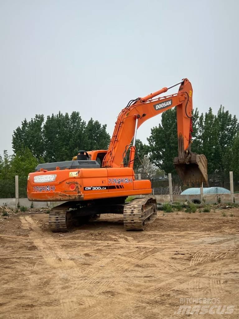Doosan DX300LCA Raupenbagger