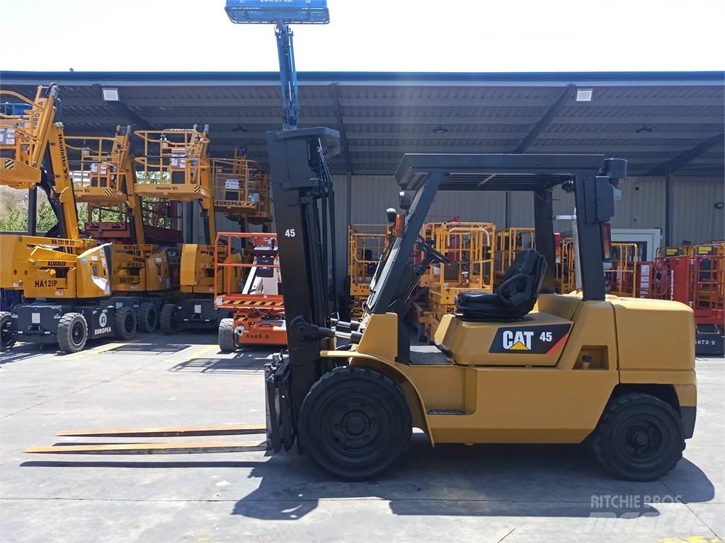 CAT DP45K Dieselstapler