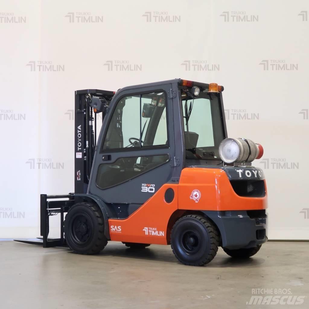 Toyota 02-8FGF30 Gasstapler