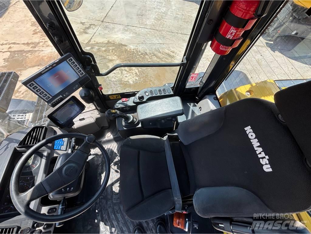Komatsu WA270-8E0 Radlader