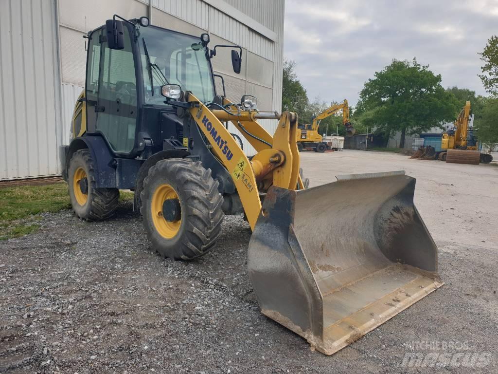 Komatsu WA70M-8 Radlader