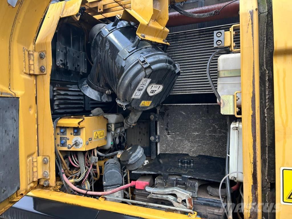 CAT 320 D Raupenbagger