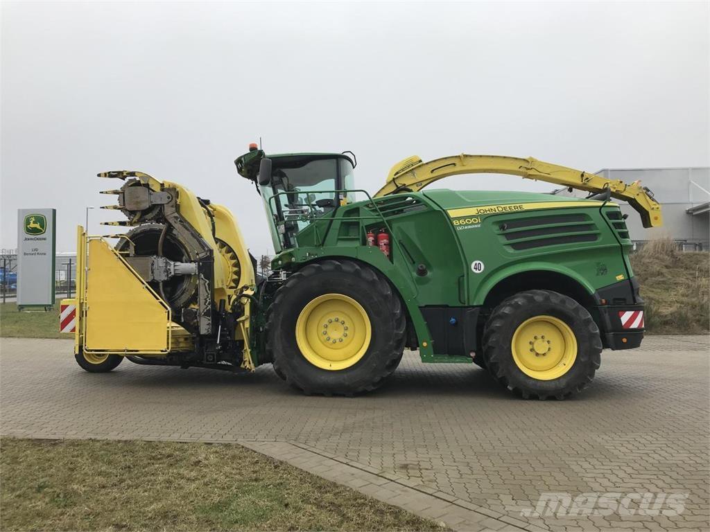 John Deere 8600 Selbstfahrende Häcksler