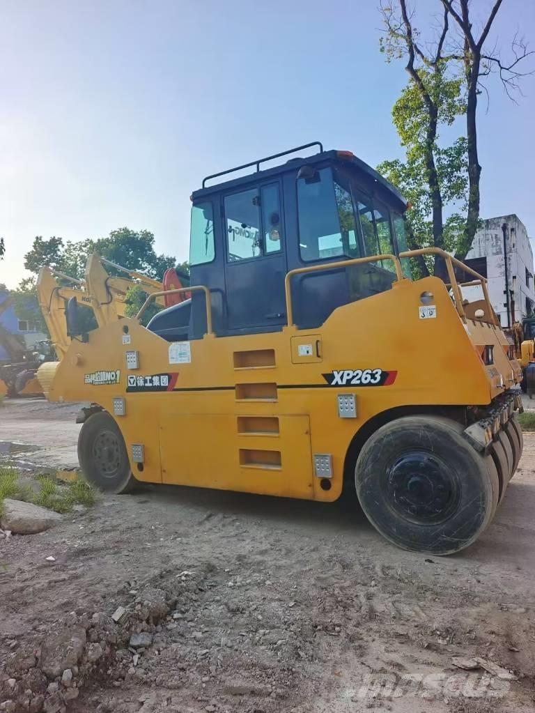 XCMG XP 263 Gummiradwalzen