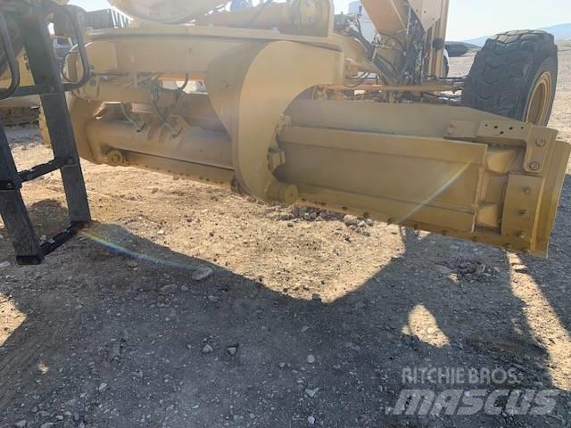 CAT 16 Grader