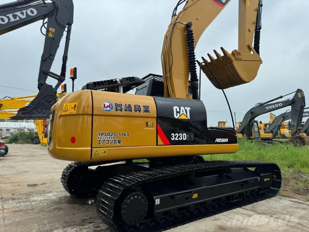 CAT 323D2 Raupenbagger